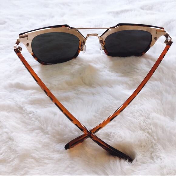 Taylor Tortoise Brown Brow Bar Sunglasses - Picture 9 of 10
